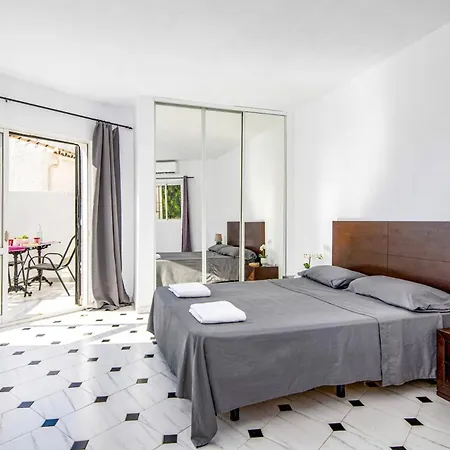 Zeus By Βίλα Nerja